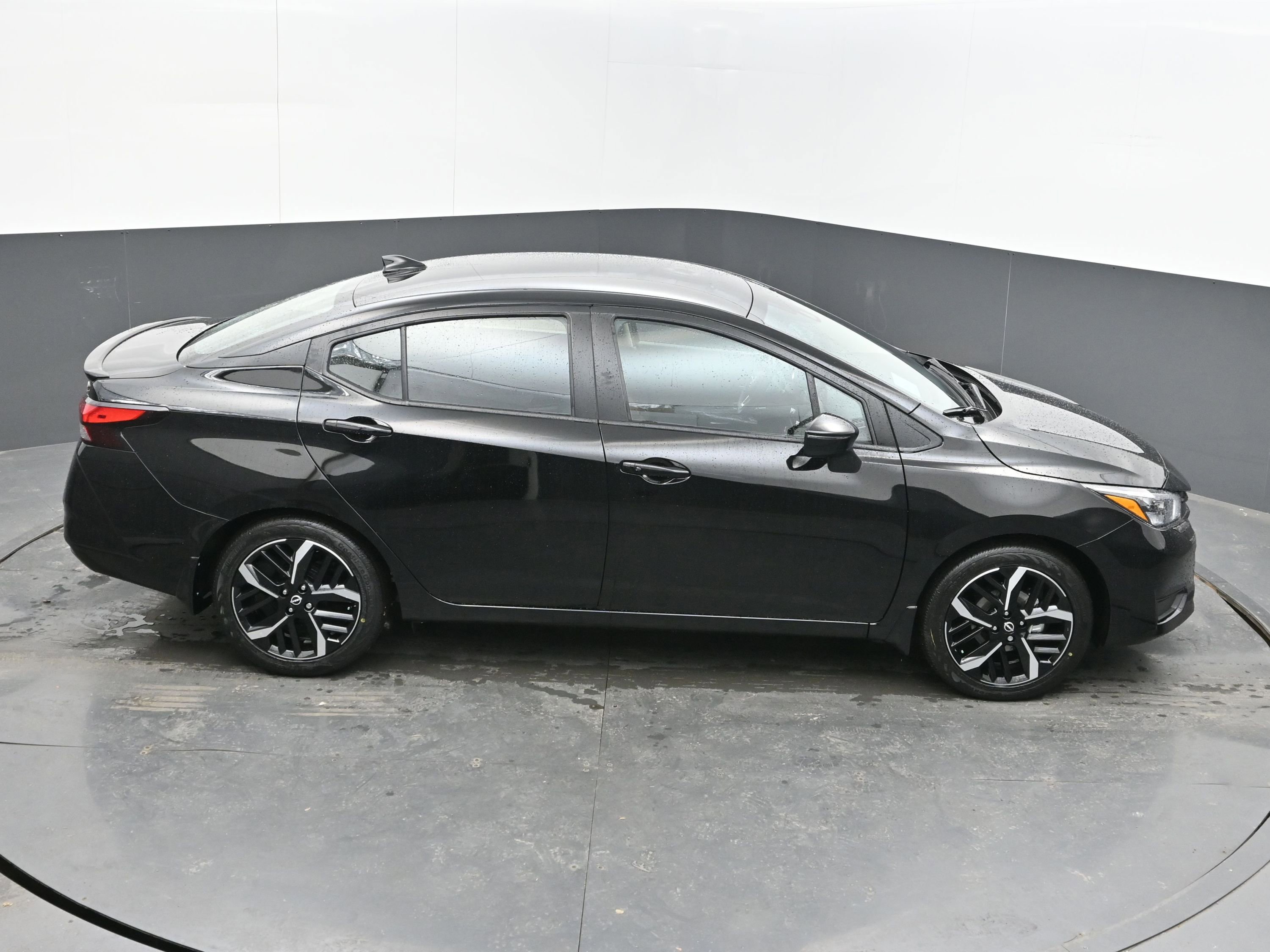 New 2025 Nissan Versa SR image 37