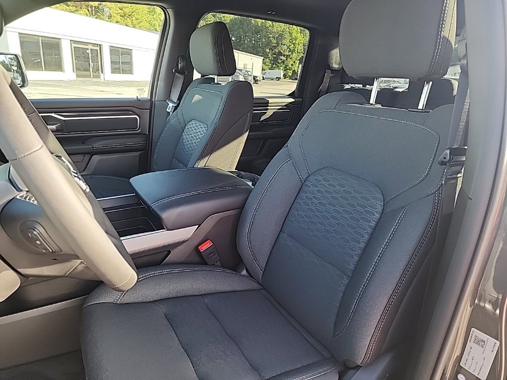 New 2026 RAM 1500 4x4 Crew Cab image 17