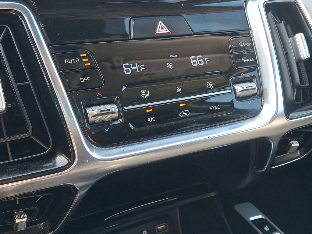 Used 2022 Kia Sorento SX FWD image 31