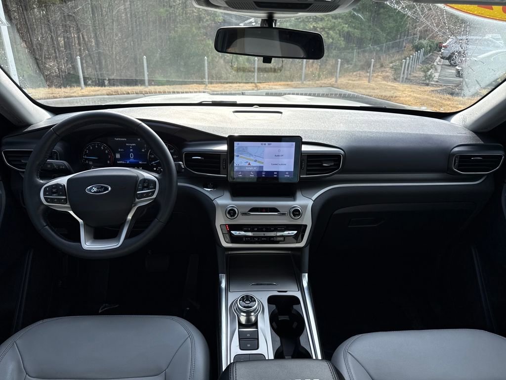 Used 2021 Ford Explorer XLT w/ Equipment Group 202A image 16