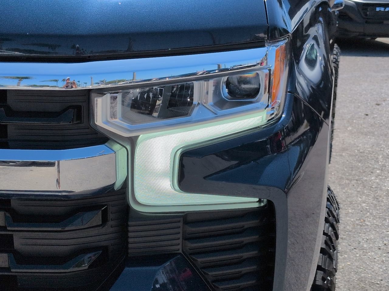 Used 2022 Chevrolet Silverado 1500 LT AWD/4WD image 10