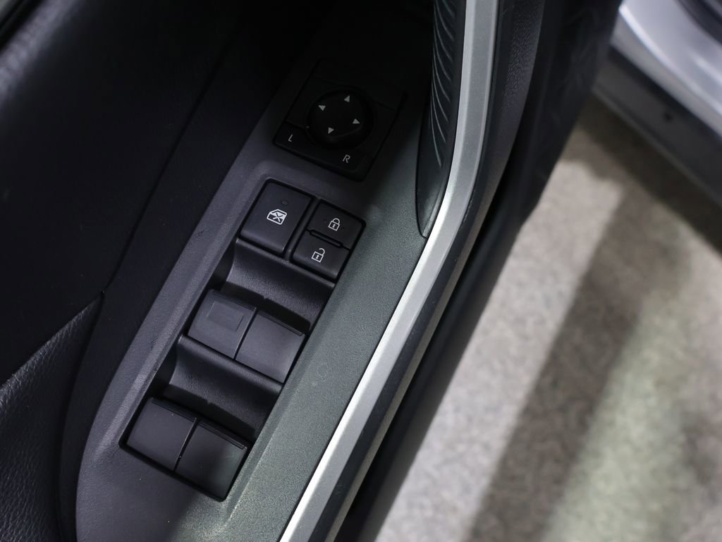 Used 2019 Toyota RAV4 XLE w/ Convenience Package image 13