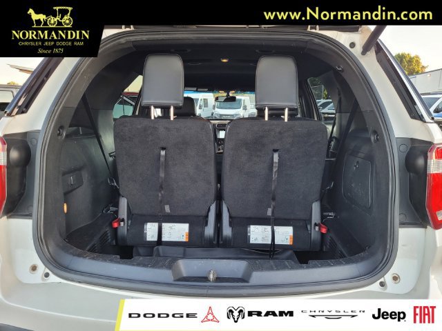 Used 2017 Ford Explorer XLT w/ Equipment Group 202A AWD/4WD image 19