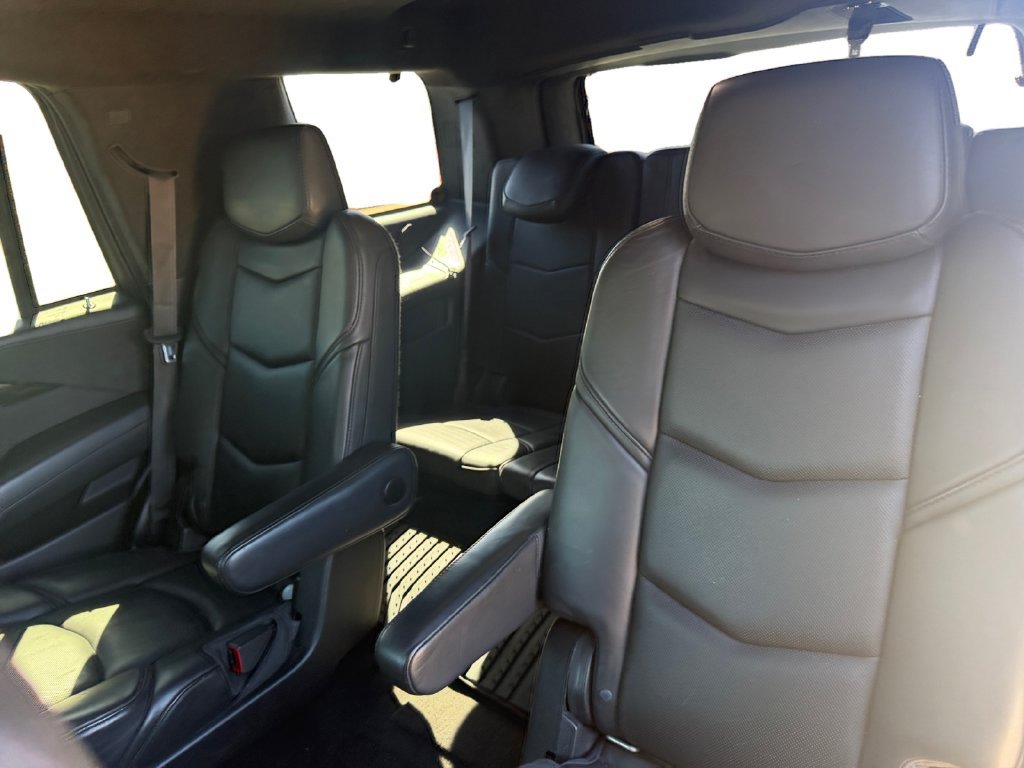 Used 2015 Cadillac Escalade Platinum AWD/4WD image 12