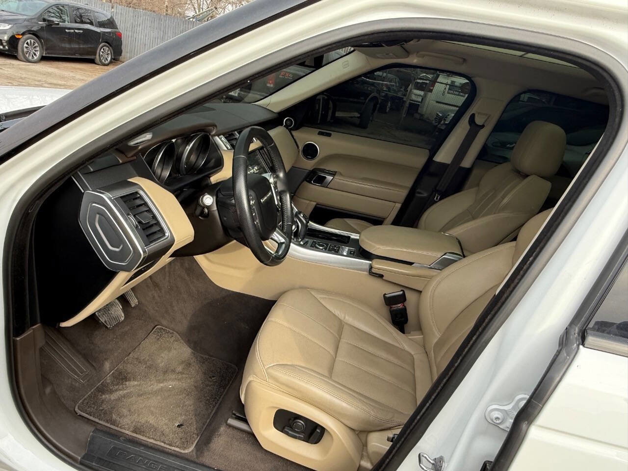 Used 2016 Land Rover Range Rover Sport SE image 8