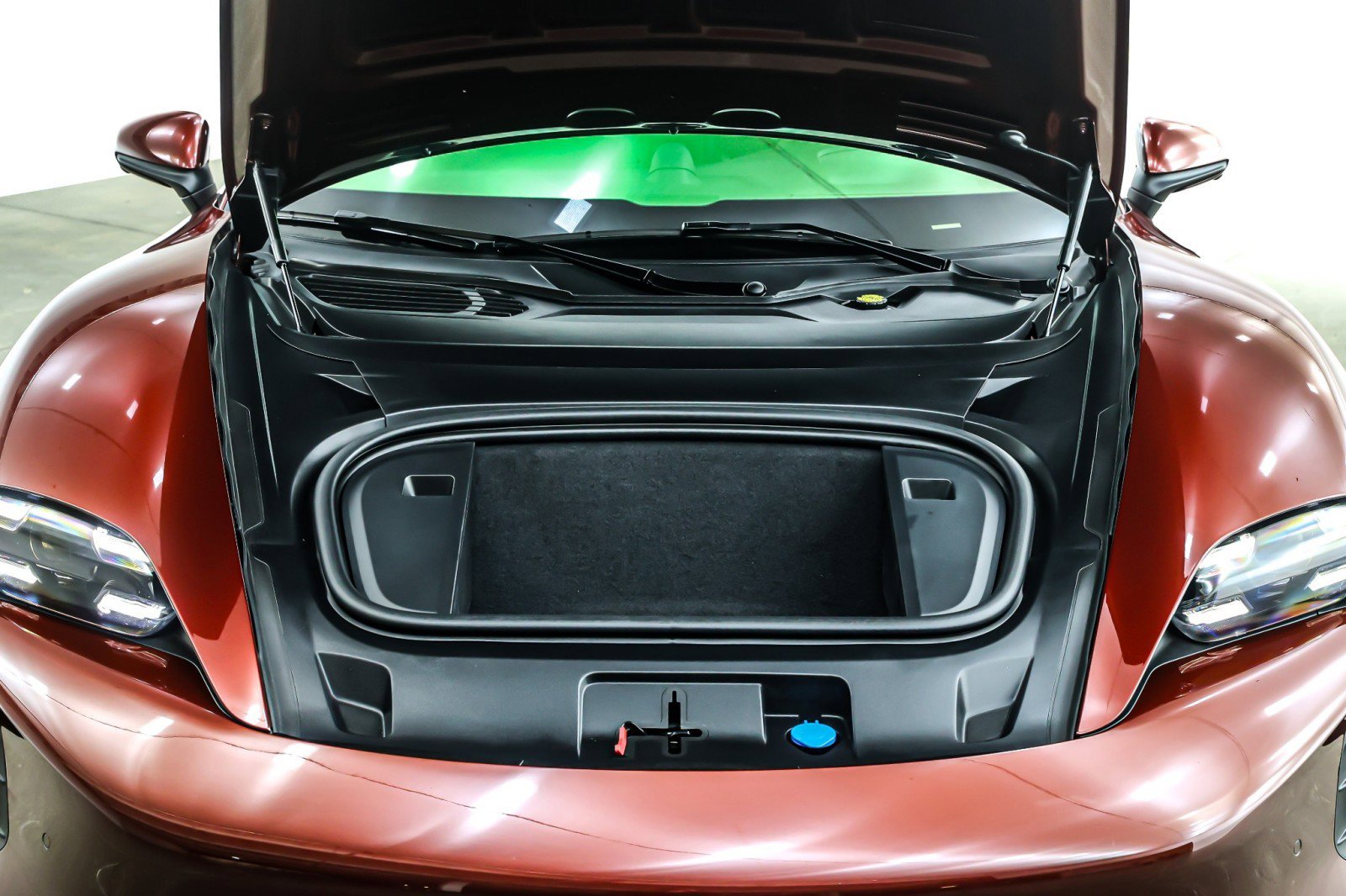 Used 2023 Porsche Taycan GTS image 10