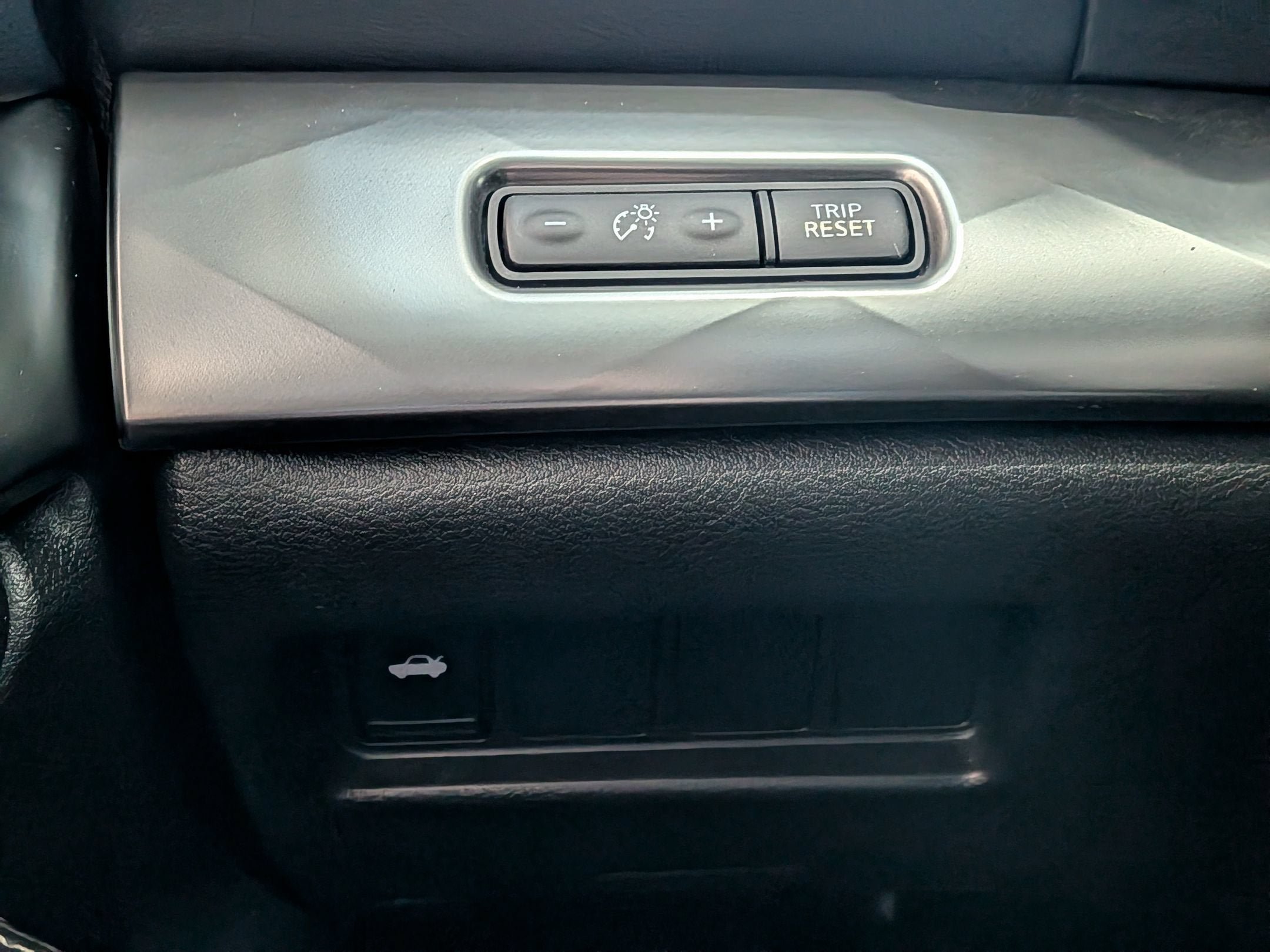 Used 2023 Nissan Maxima SV w/ Floor Mat Group FWD image 18