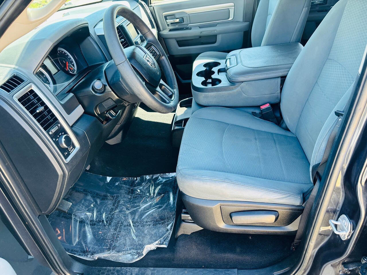 Used 2018 RAM 1500 Classic SLT image 16