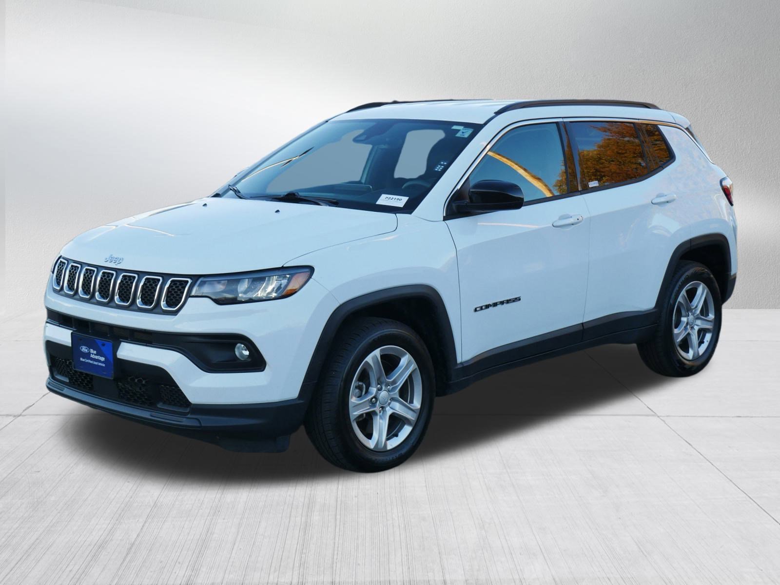Used 2024 Jeep Compass Latitude image 3