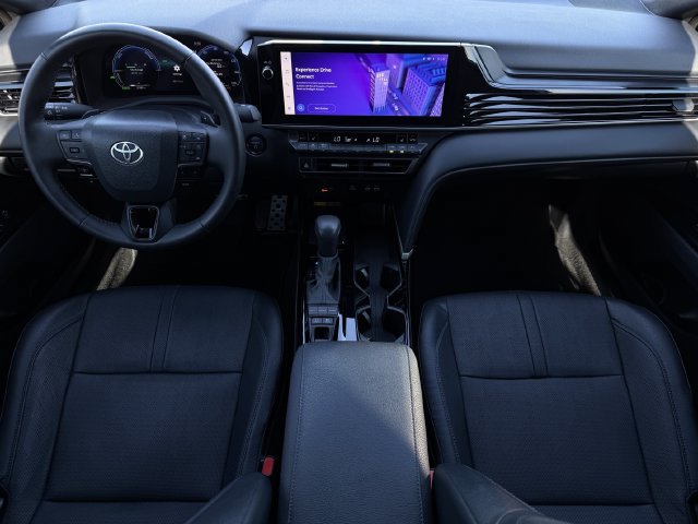 Used 2025 Toyota Camry XSE FWD image 13