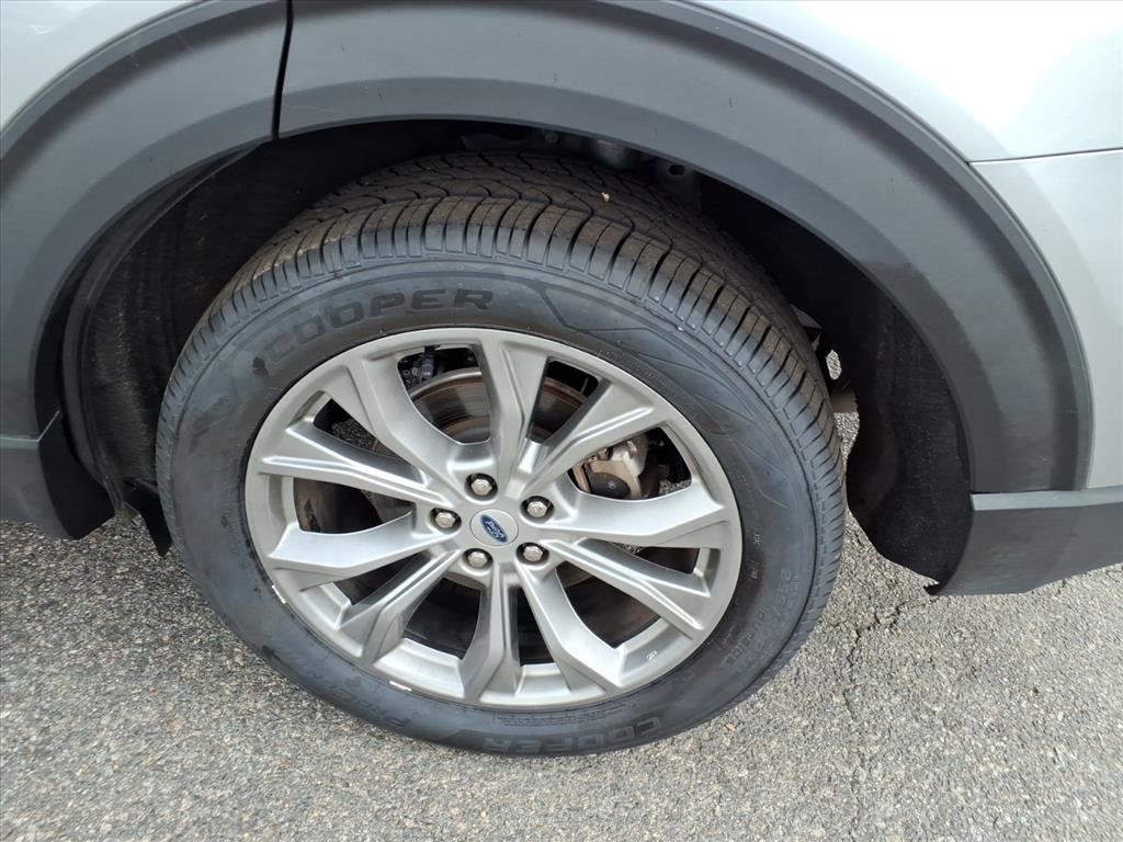 Used 2023 Ford Explorer Limited image 18