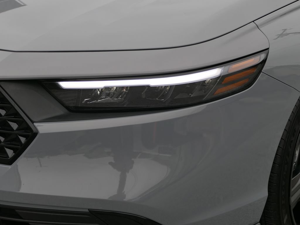 Used 2024 Honda Accord Sport image 9