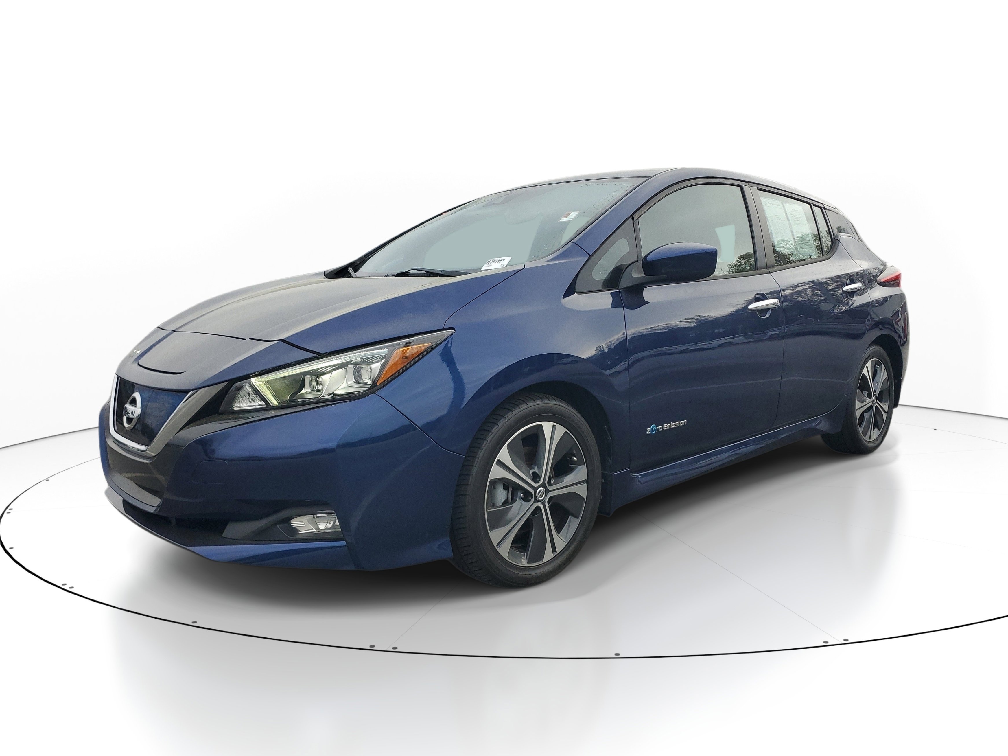 Used 2018 Nissan Leaf SV w/ SV Technology Package image 3