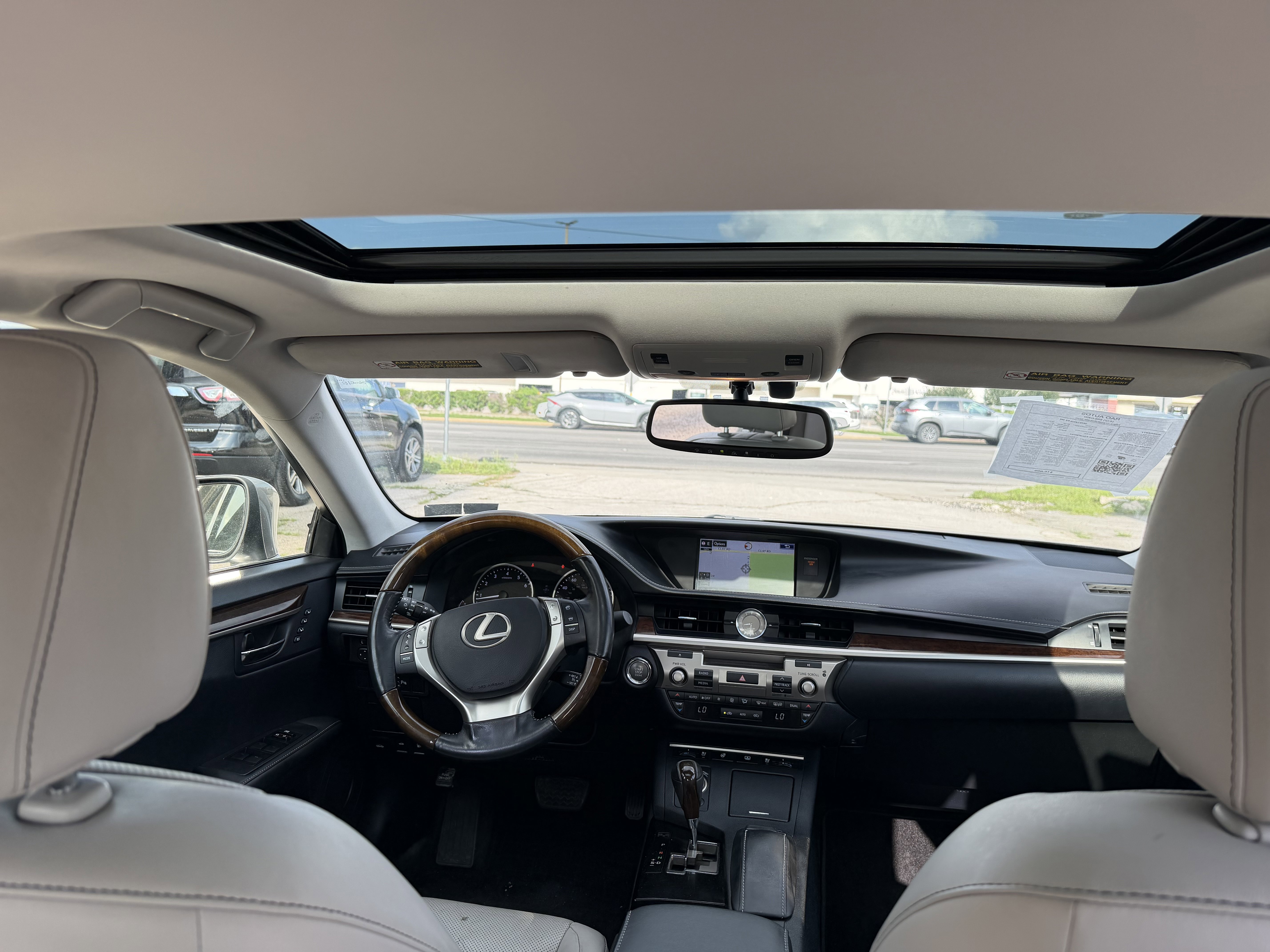 Used 2015 Lexus ES 350 w/ Luxury Package FWD image 18