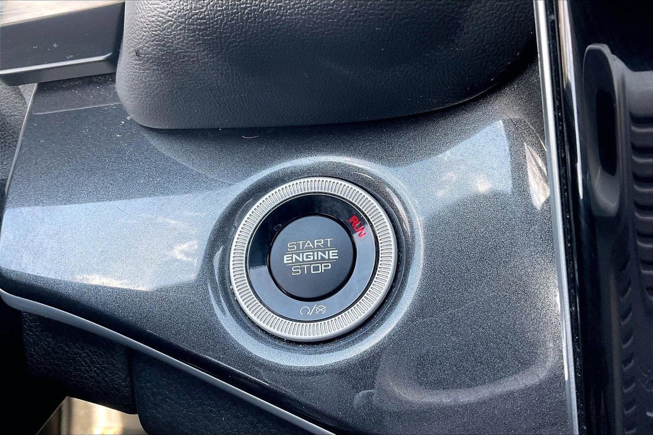 Certified 2023 Jeep Grand Cherokee L Laredo image 29