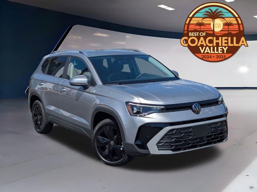Certified 2025 Volkswagen Taos SE FWD image 1
