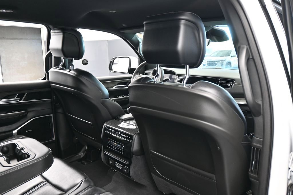 Used 2022 Jeep Wagoneer Series III RWD image 46