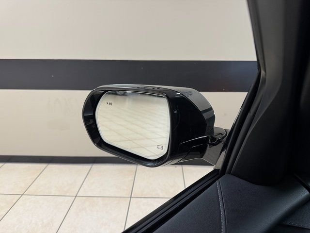 Used 2025 Buick Enclave Sport Touring FWD image 17