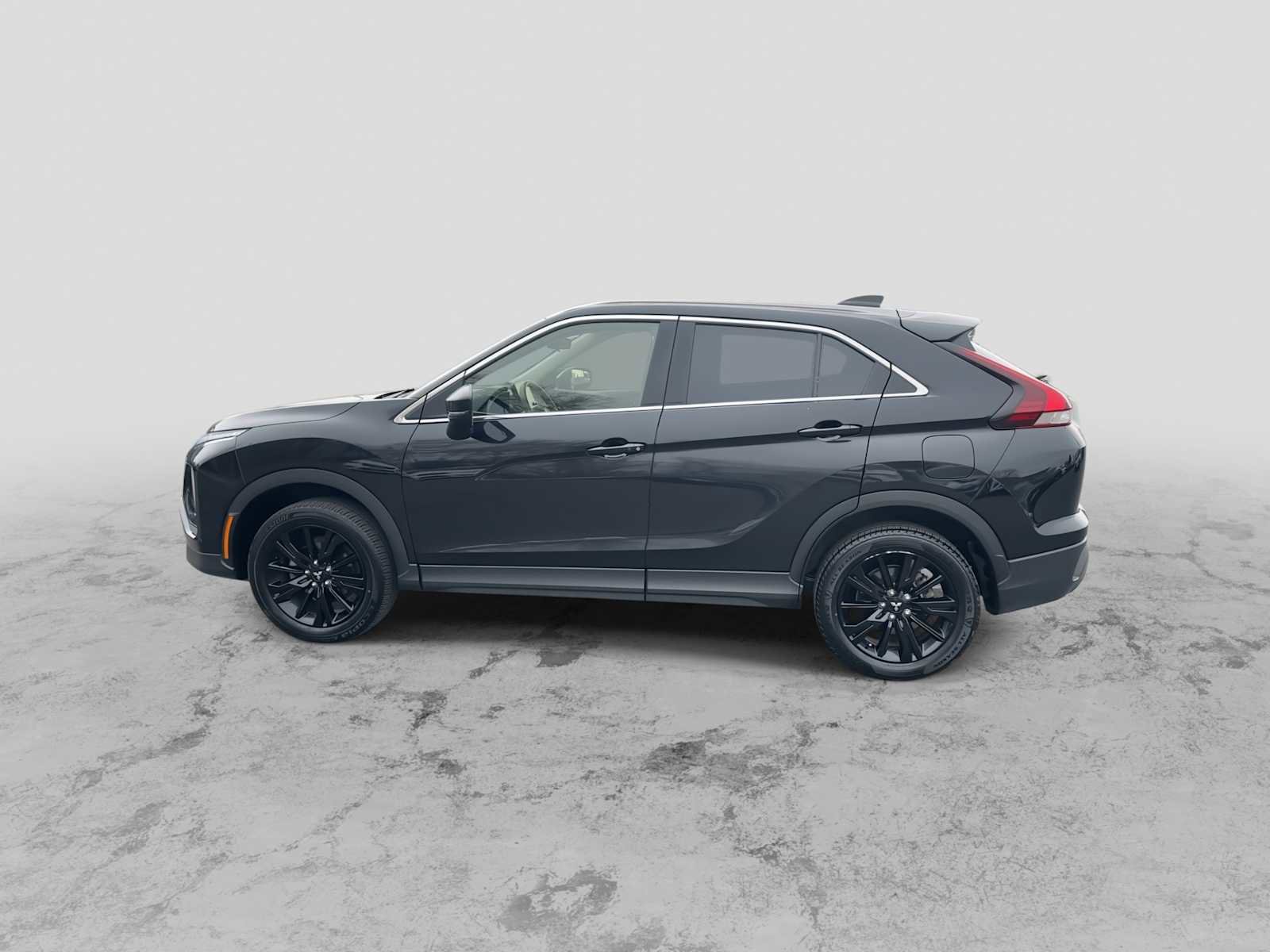 Used 2024 Mitsubishi Eclipse Cross LE image 5