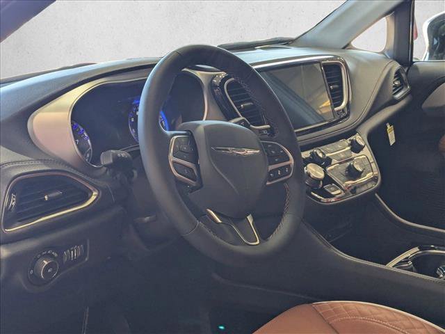 New 2026 Chrysler Pacifica Pinnacle image 8