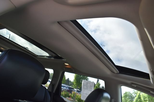 Used 2016 Nissan Pathfinder SL w/ SL Premium Package AWD/4WD image 13