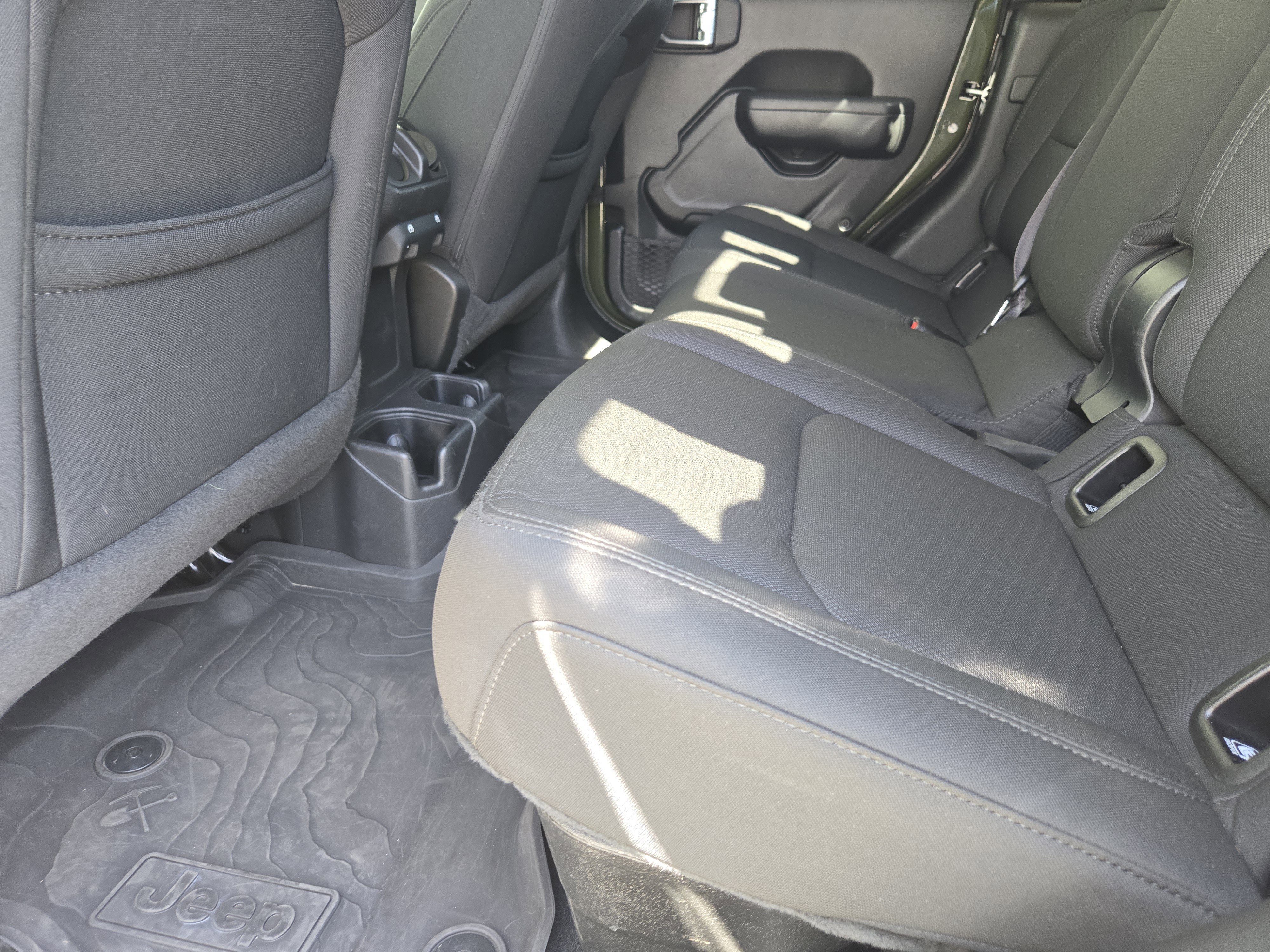 Used 2022 Jeep Gladiator Willys image 32