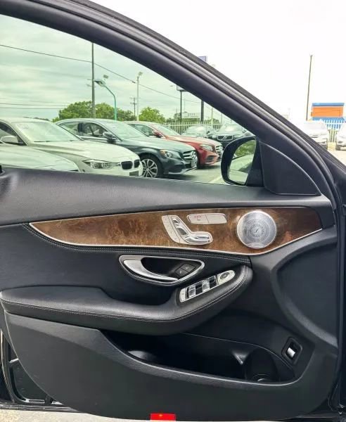 Used 2015 Mercedes-Benz C 300 4MATIC Sedan image 21