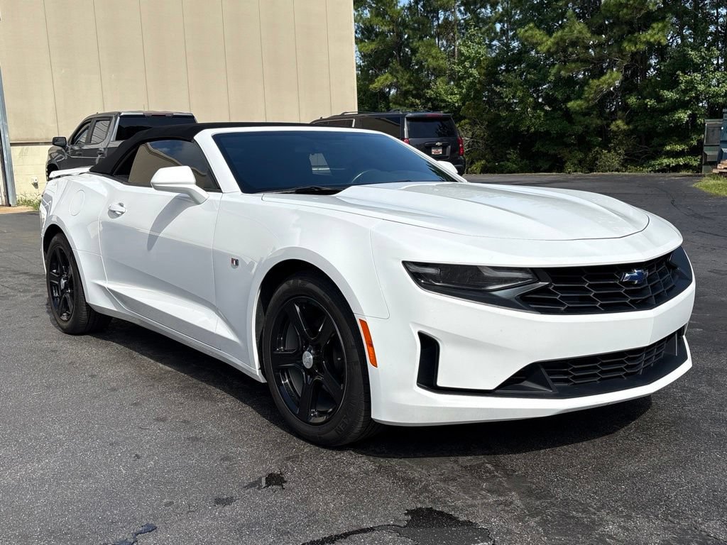 Used 2023 Chevrolet Camaro LT RWD image 2