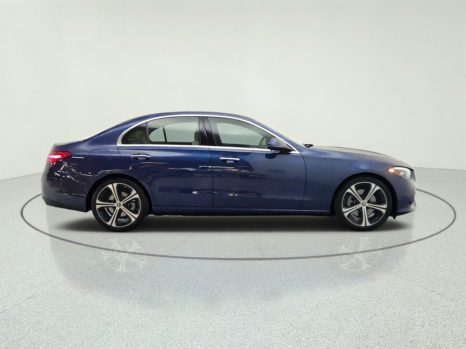 Used 2024 Mercedes-Benz C 300 Sedan image 4
