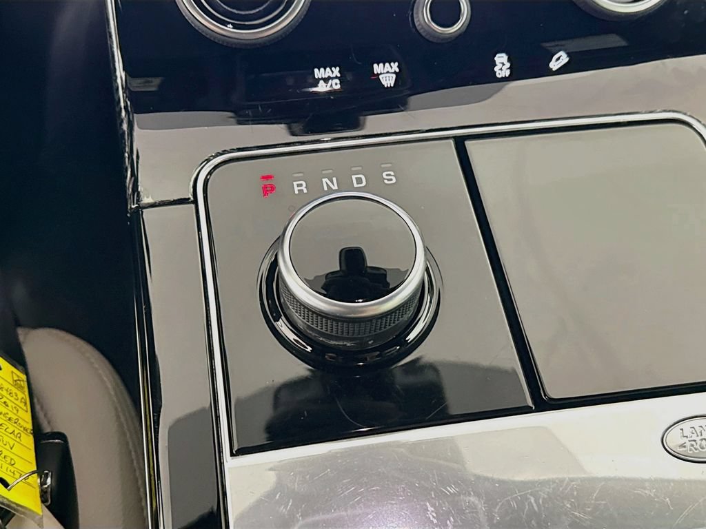 Used 2019 Land Rover Range Rover Velar R-Dynamic SE AWD/4WD image 16