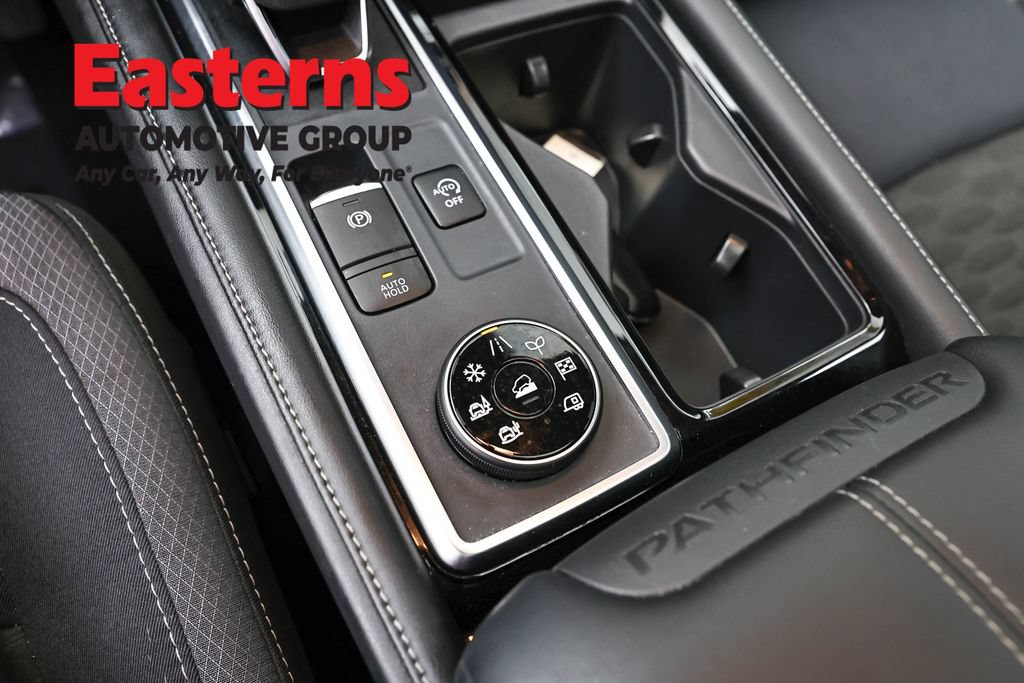 Used 2023 Nissan Pathfinder SV w/ SV Premium Package AWD/4WD image 21