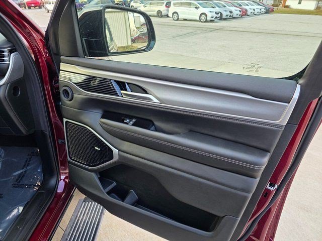 New 2026 Jeep Grand Wagoneer Limited w/ Premium Group II AWD/4WD image 23