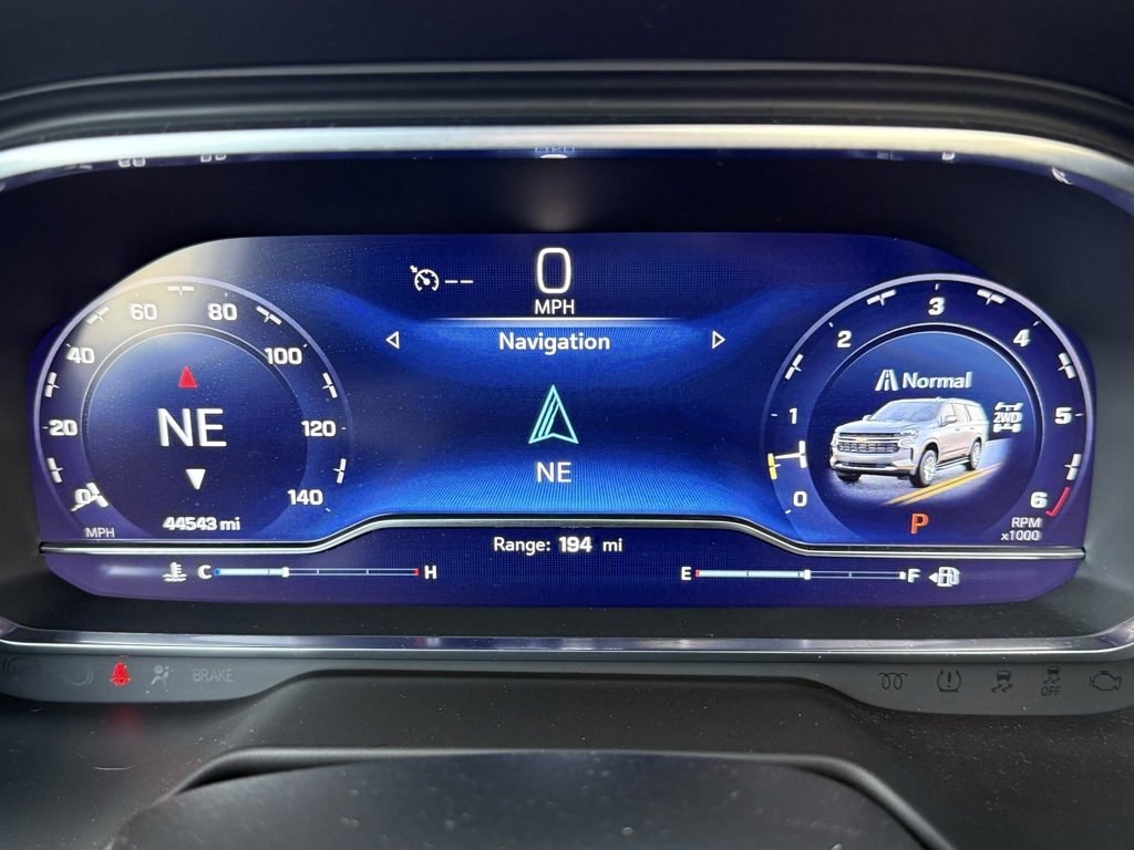 Used 2024 Chevrolet Suburban Z71 w/ Luxury Package image 31