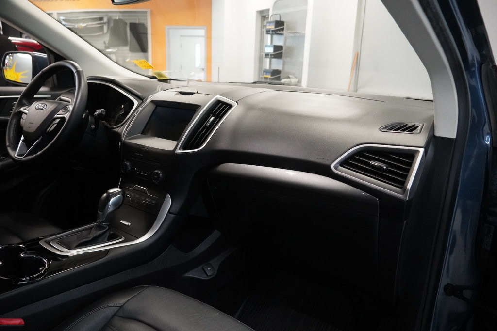 Used 2018 Ford Edge SEL w/ Equipment Group 201A AWD/4WD image 25