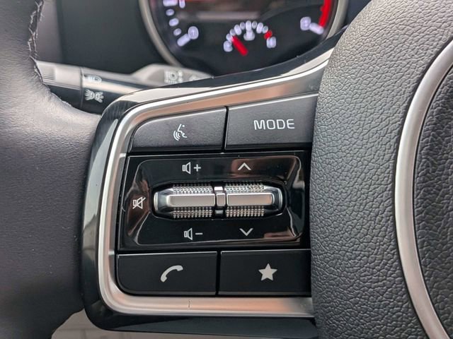 Used 2022 Kia Carnival LX FWD image 24