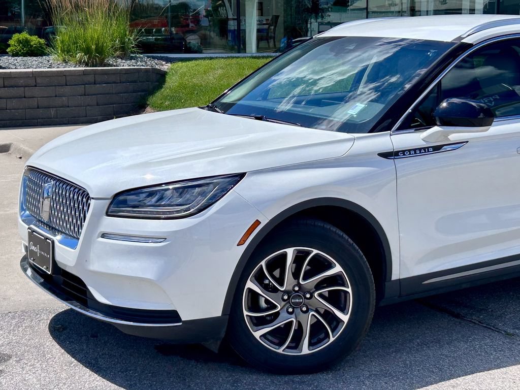 Used 2020 Lincoln Corsair AWD w/ Equipment Group 101A image 2