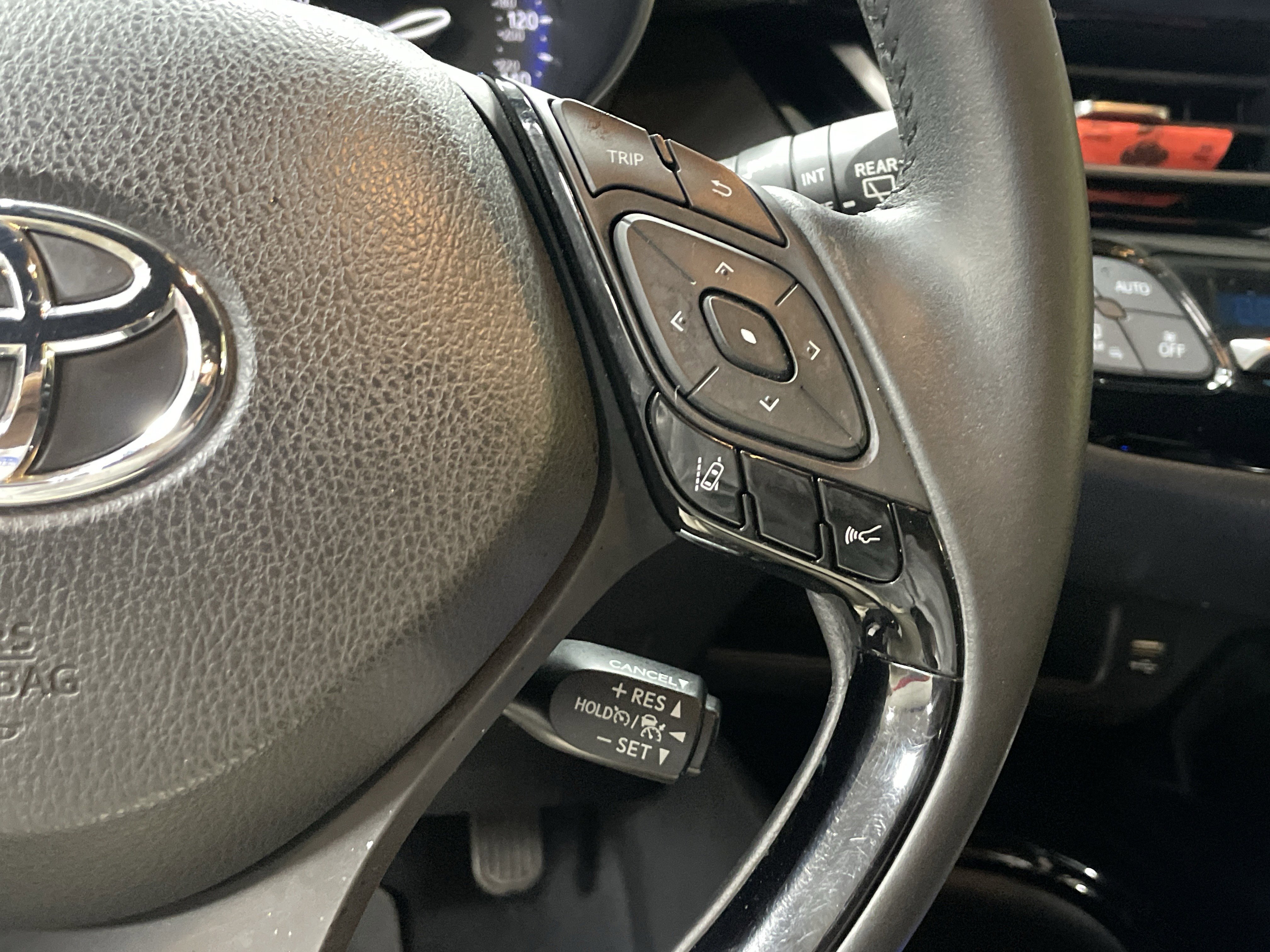 Used 2022 Toyota C-HR Nightshade FWD image 5