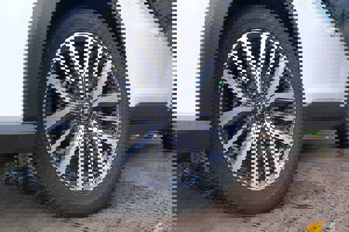 Used 2022 Nissan Kicks SV image 38