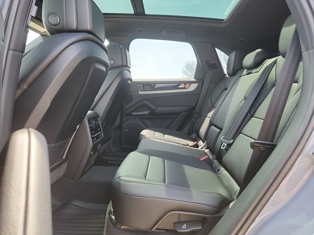 New 2026 Porsche Cayenne AWD/4WD image 10