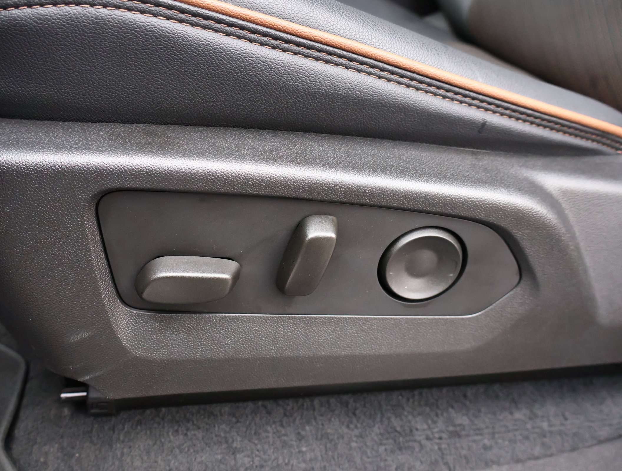 Certified 2024 GMC Canyon AT4 w/ AT4 Premium Package image 10