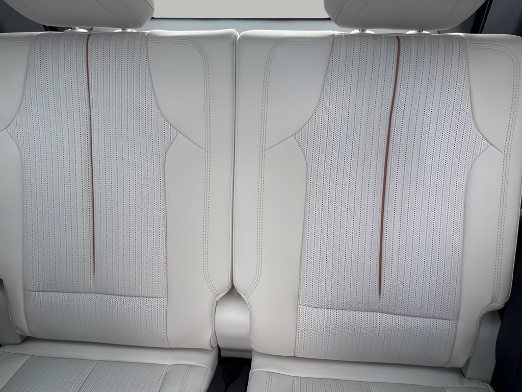 Used 2026 Cadillac Vistiq Luxury w/ LPO, Floor Liner Package image 46