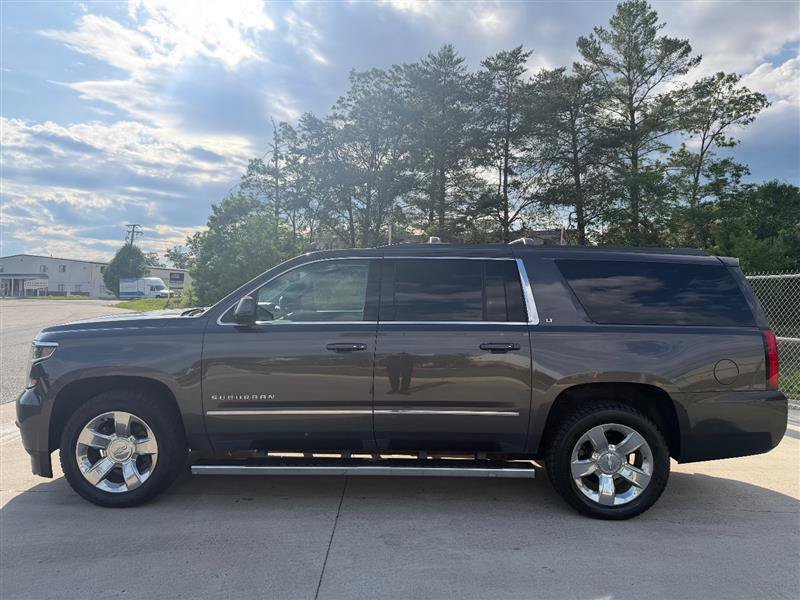 Used 2017 Chevrolet Suburban LT w/ LT Signature Package AWD/4WD image 2
