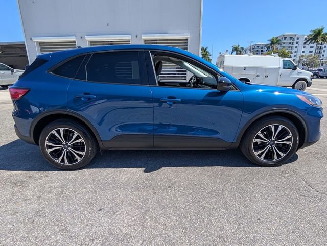 Used 2022 Ford Escape SE w/ SE Sport Appearance Package image 20