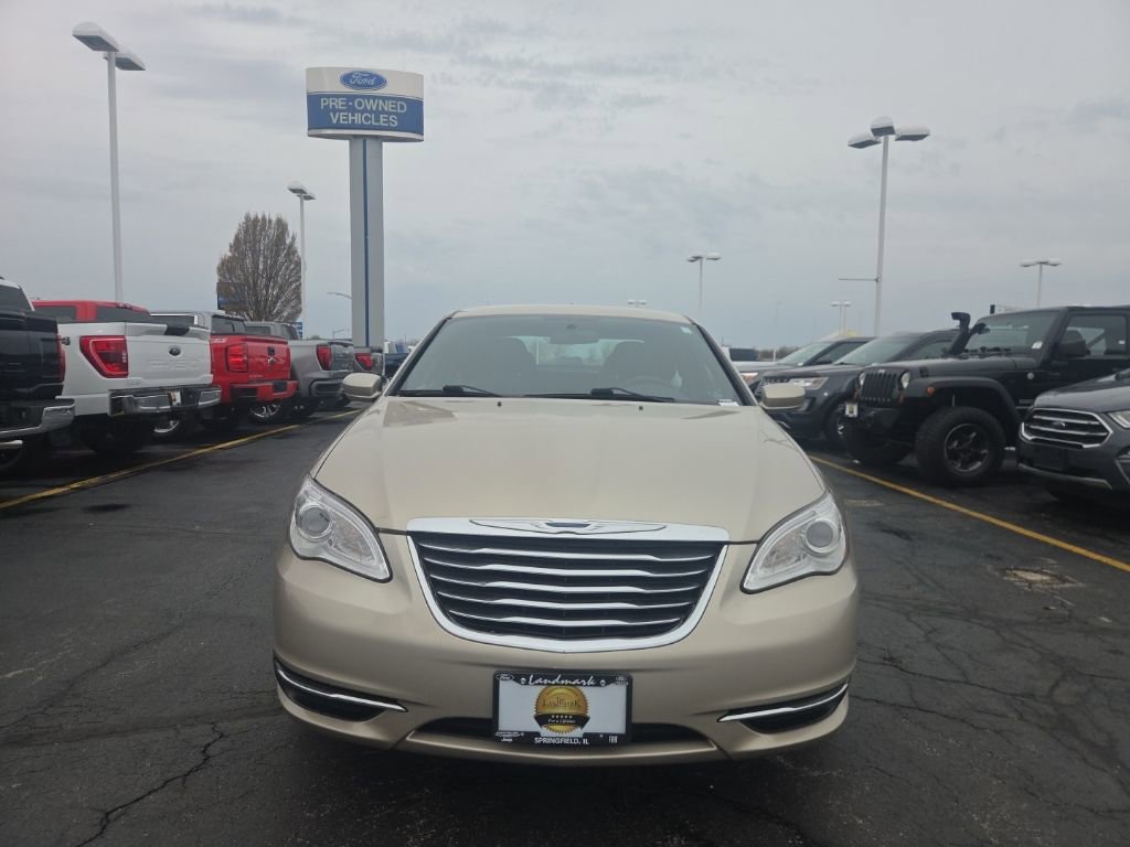 Used 2013 Chrysler 200 Touring image 9
