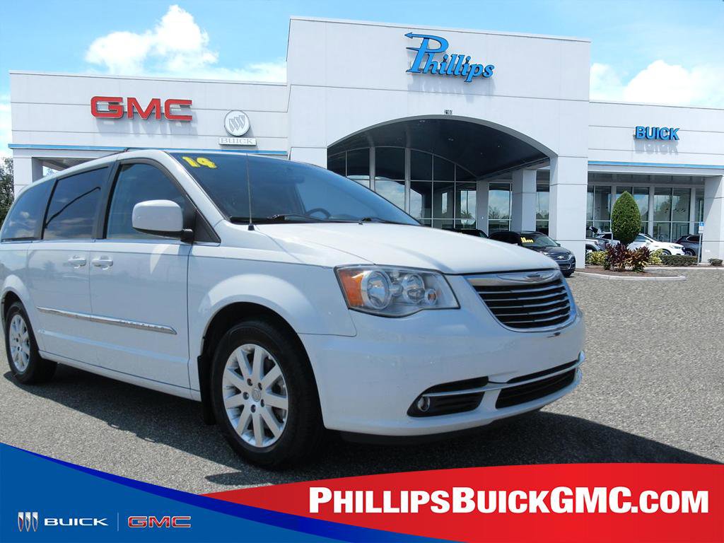 Used 2014 Chrysler Town & Country Touring video 1