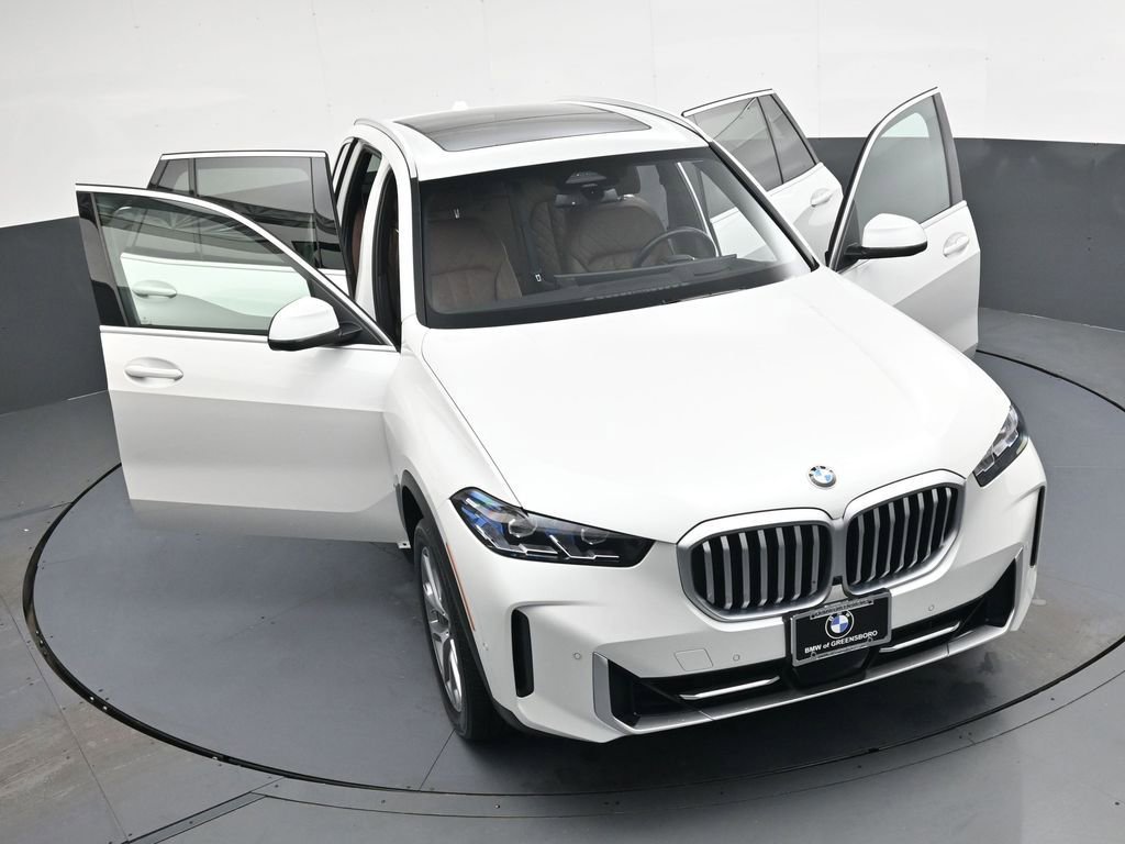 Used 2025 BMW X5 xDrive40i AWD/4WD image 38