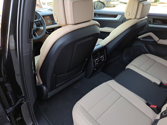 New 2026 Porsche Cayenne image 20