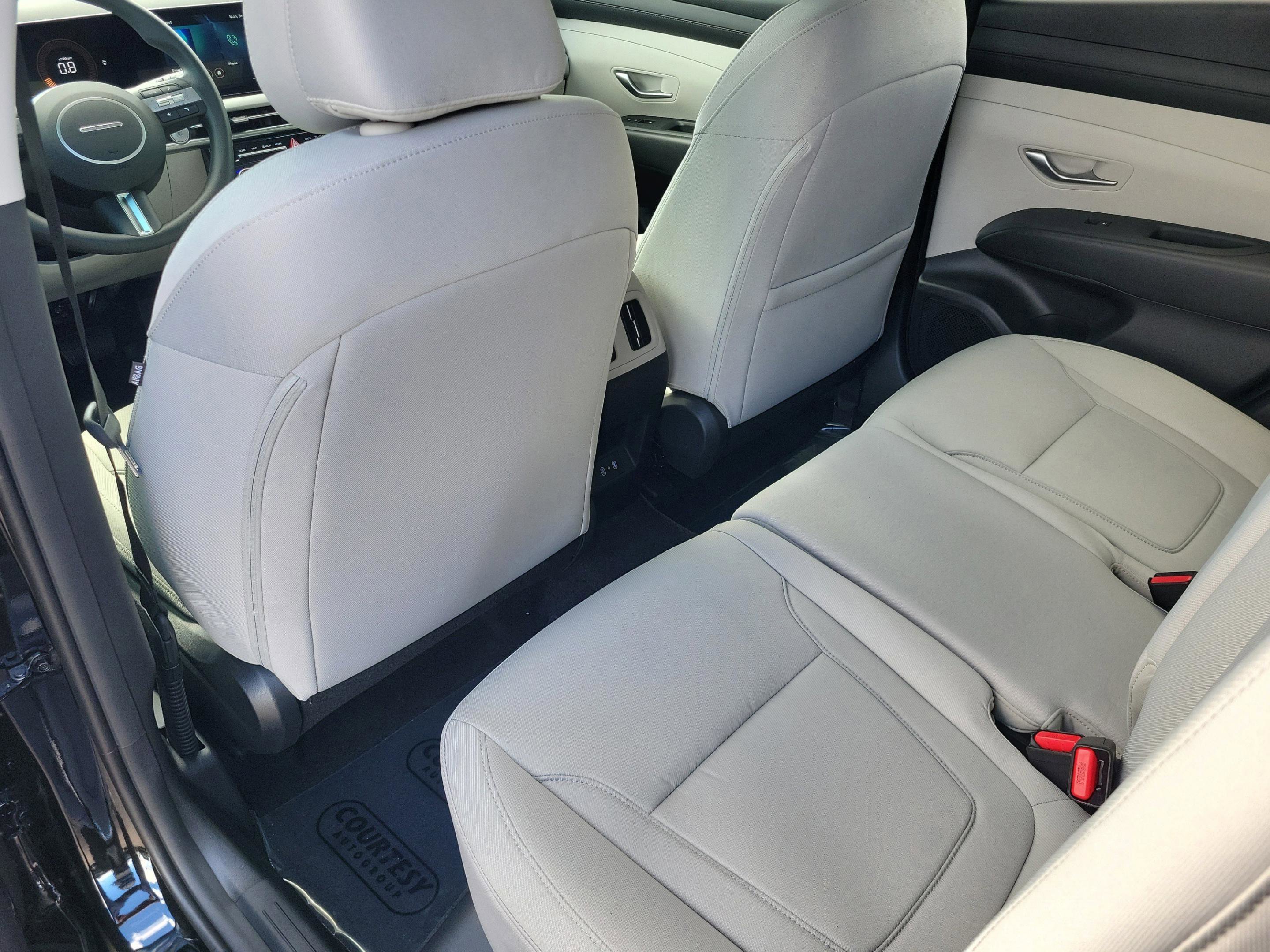 New 2026 Hyundai Tucson SEL image 8