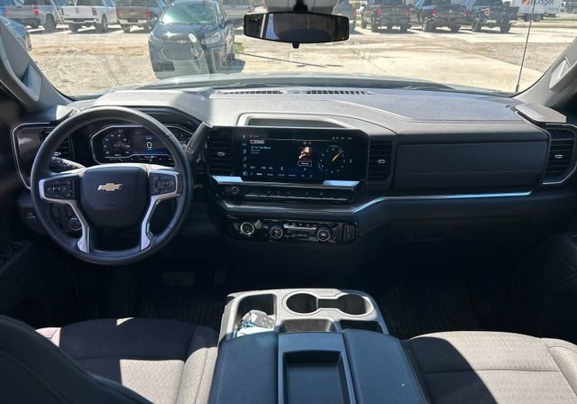 Used 2024 Chevrolet Silverado 1500 LT AWD/4WD image 9
