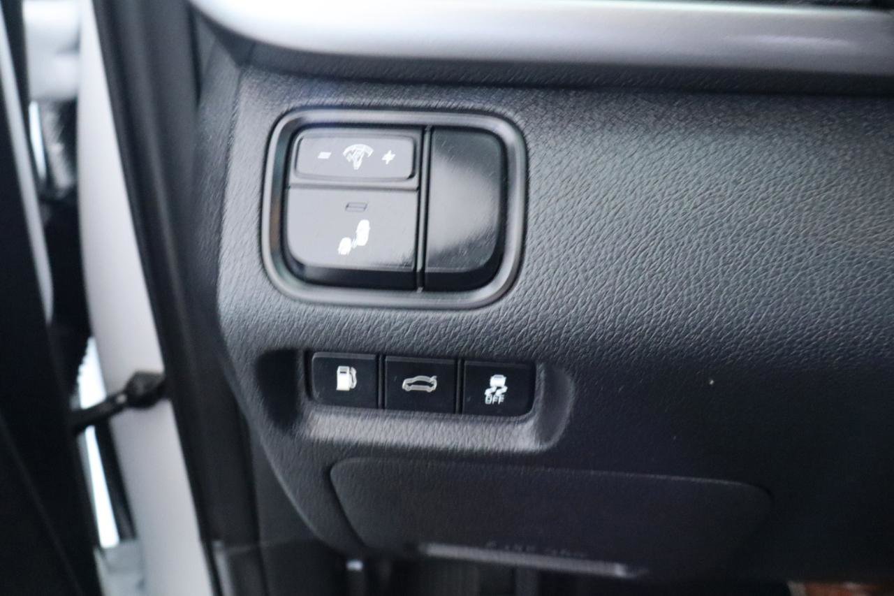 Used 2018 Kia Optima S FWD image 26